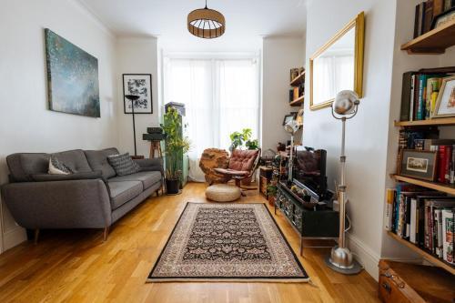 Unique private apartment w/ Easy access to Central London - Tap to explore photos