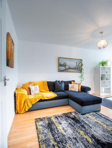 Serviced Apartment - Exel & O2 & Canning Town - home away from home - Tap to explore photos