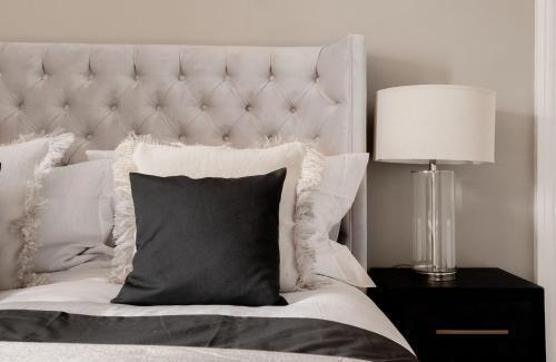 The Leicester Square Apartment By Hok Living