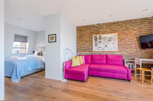 Whitechapel, Fantastic 1Bed Apt with Stunning Views over City - Tap to explore photos