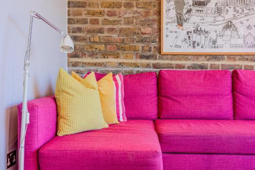 Whitechapel, Fantastic 1Bed Apt with Stunning Views over City - Tap to explore photos