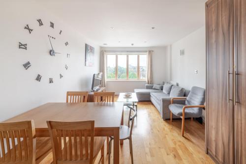 Cozy Flat close to central London - Tap to explore photos