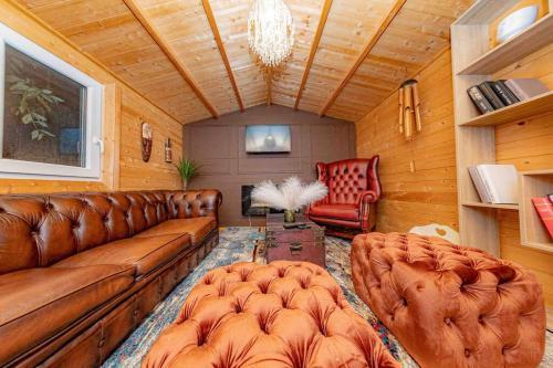 Unique home w/garden hot tub, sauna & cinema room - Tap to explore photos