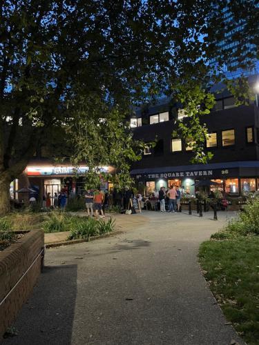 Lovely Triple and Quadruple Rooms in Euston & Square in Central London - Tap to explore photos