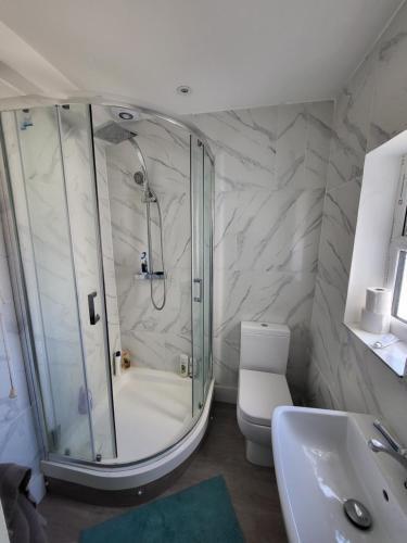 Private Room Near Central Ideal for City Explorers - Tap to explore photos