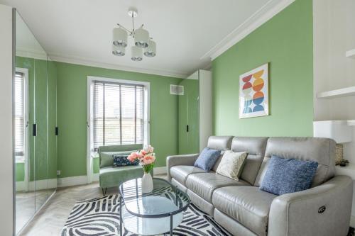 Peacefully set 2level 2BR btw Brixton & Camberwell - Tap to explore photos