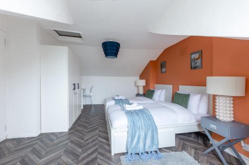 Peacefully set 2level 2BR btw Brixton & Camberwell - Tap to explore photos