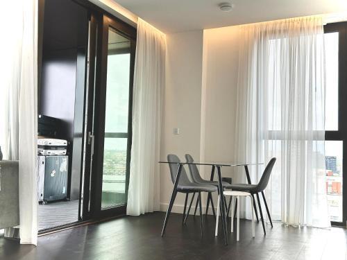 BPS Thames Riverside - Tap to explore photos