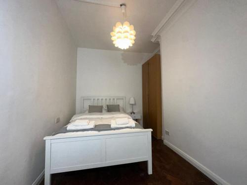 Lovely Ground Floor Studio In West London