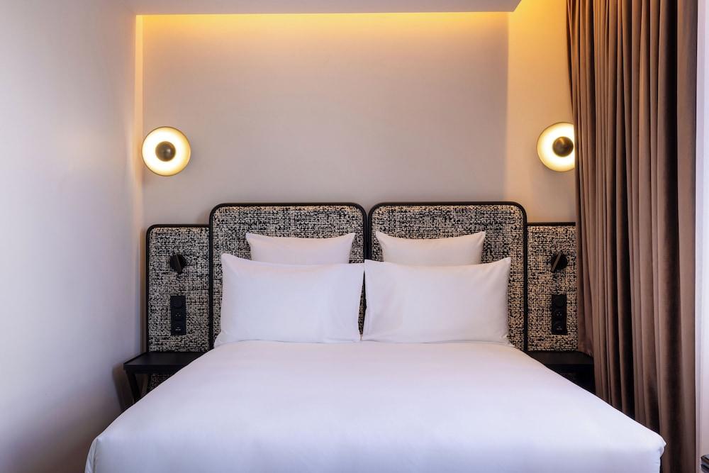 Hotel Maison Hamelin Paris - Handwritten Collection Room Type - Superior Room, 1 King Bed, Mobility Accessible