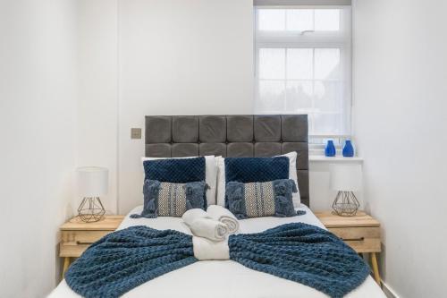 Welcoming and Spacious Apartment- Excellent Location - Tap to explore photos