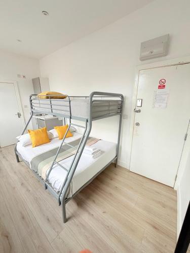 10 minutes to Camdem Town Suites Room Type - Studio