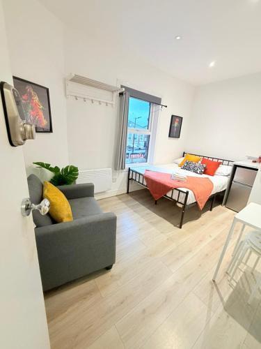 10 minutes to Camdem Town Suites
