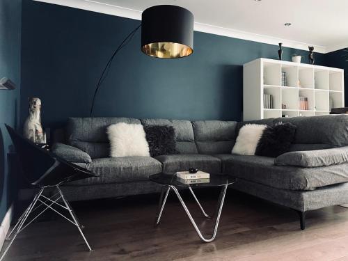 Luxury mid century Apartment - Tap to explore photos
