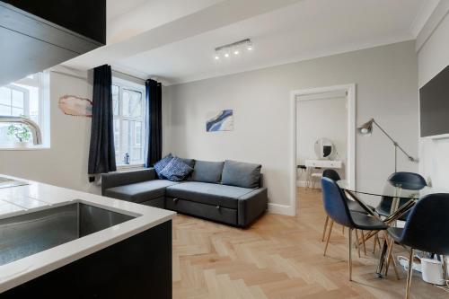 Bright Apartments near Marble Arch and Hyde Park - Tap to explore photos
