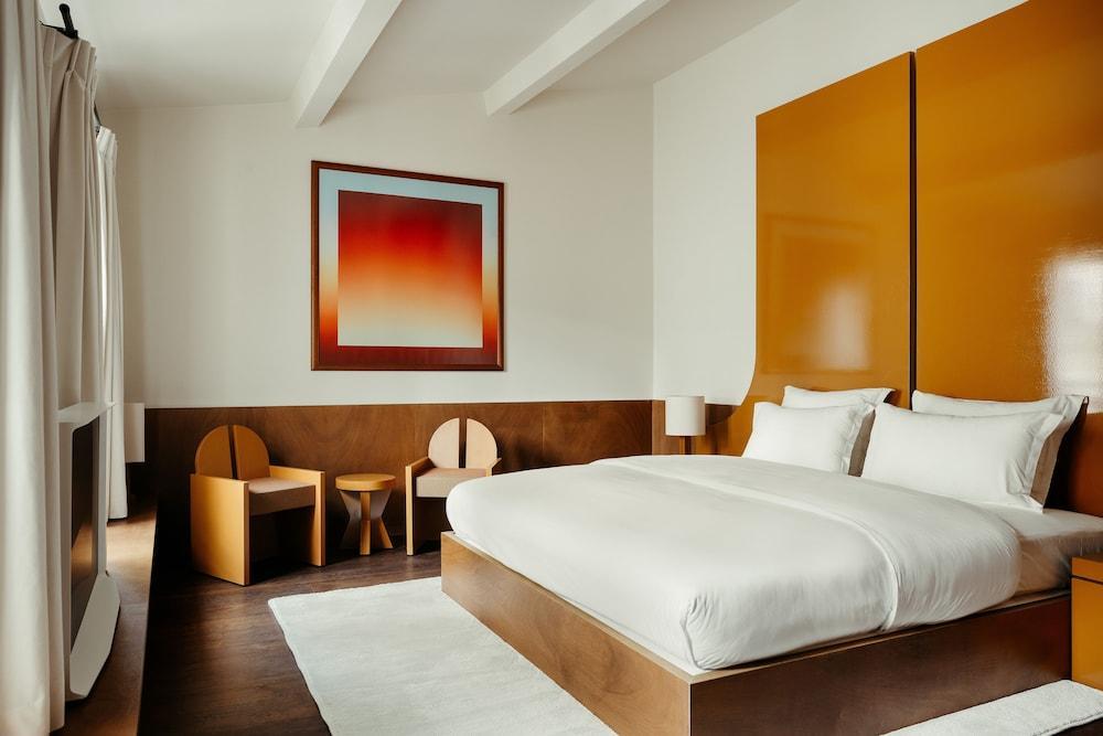 Edgar Suites Bouchardon Room Type - Deluxe King Studio Edgar Suites Bouchardon Room Type - Deluxe King Studio
