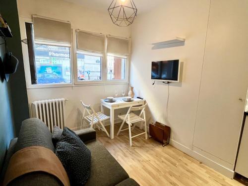 Charming Studio - Latin Area - 2 guests - Tap to explore photos
