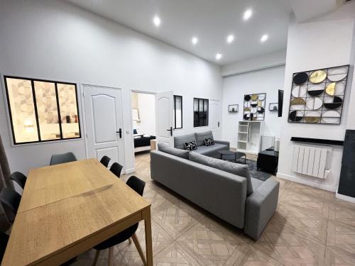 Urban Flat 66 - Pretty 3 bedroom in Paris - Tap to explore photos