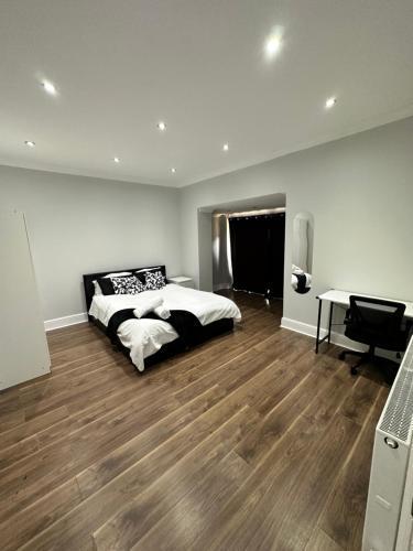 Black & White Double Bedroom - Tap to explore photos