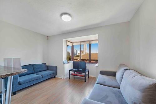N.Acton QUIET COSY 1 BED-PRIVATE FREE PARKING - Tap to explore photos