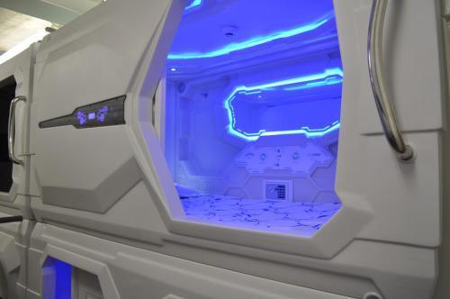 Cosmos capsule coworking London - Tap to explore photos