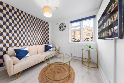 The Holloway Suite - 1BR Modern Apartment - Tap to explore photos