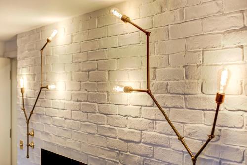 Prime Location Marylebone 4 Bed Designer Flat - Tap to explore photos
