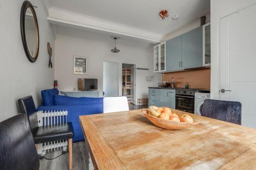 Wimbledon 2 Bed Tennis & Travel - Tap to explore photos
