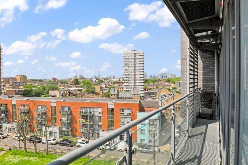 Canal View 2BD Balcony Retreat - Tap to explore photos