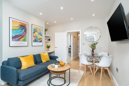 Tabard House Apartment London Bridge In City Of London - Tap to explore photos