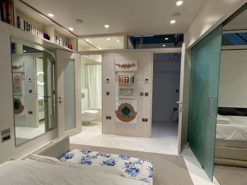 Modern self-contained Ground and Basement studios - Tap to explore photos