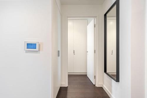 Luxurious 1 Bedroom Apartment in Central London - Tap to explore photos