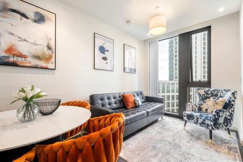 Luxurious 1 Bedroom Apartment in Central London - Tap to explore photos