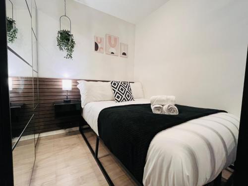 Hidden Oasis Comfy Studio in New Cross London - Tap to explore photos