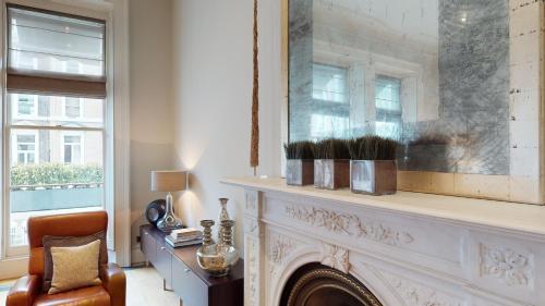 The Harrington - Gloucester Road - 4 Cornwall Gardens - Tap to explore photos