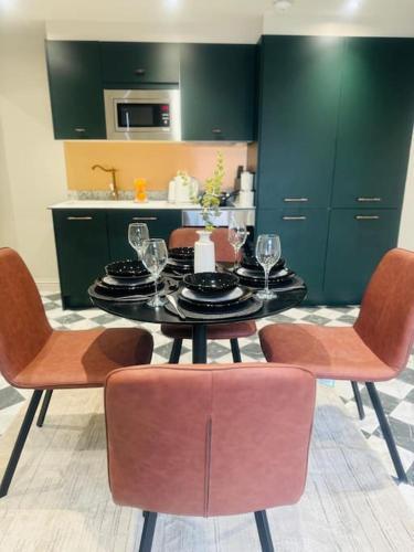 London 99 Apartment, Key Spot, Ideal for Tourists - Tap to explore photos