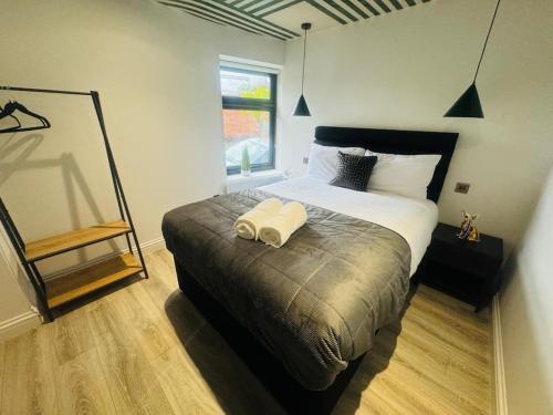 London 99 Apartment, Key Spot, Ideal for Tourists - Tap to explore photos