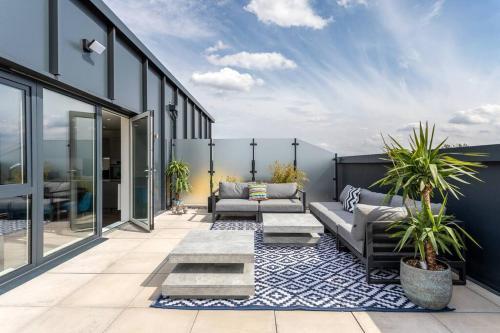 Finsbury Park Penthouse: Luxe City Living