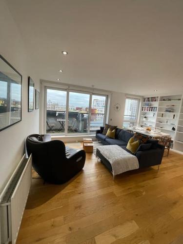 Luxury 2Bed 2Bath City View Flat - Tap to explore photos