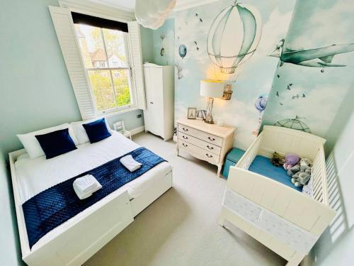 Private, Comfy And Quiet Room For 2 Clapham - Tap to explore photos
