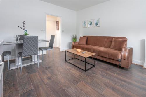 Modern family home w/Wi-Fi, Netflix, self check-in - Tap to explore photos