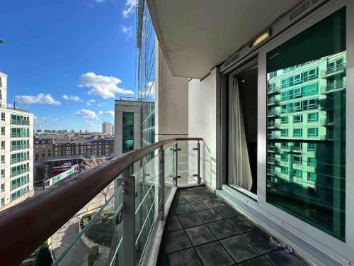 Compact 2 Bed Good Transport Links