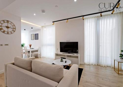 Luxury City Retreat - 1 Bed Fully Equipped - Tap to explore photos