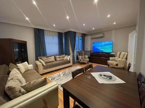Taksim Square 2plus1 Big Flat on the Center with 2 Bathroom - Tap to explore photos