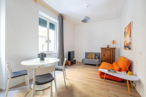 Urban Chic 2 BR Vatican Escape Room Type - Two-Bedroom Apartment