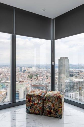 Gorgeous 3BD2Bath Bright Airy Penthouse! #355