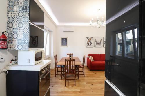 Casilina 403 Spacious Apartment 3BDR and 3 BATH - Tap to explore photos