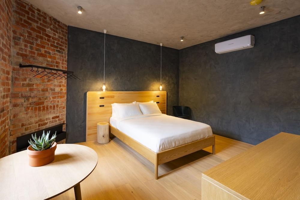 In The Brick Spa & Hotel Room Type - Deluxe Single Room, 1 Queen Bed, Private Bathroom