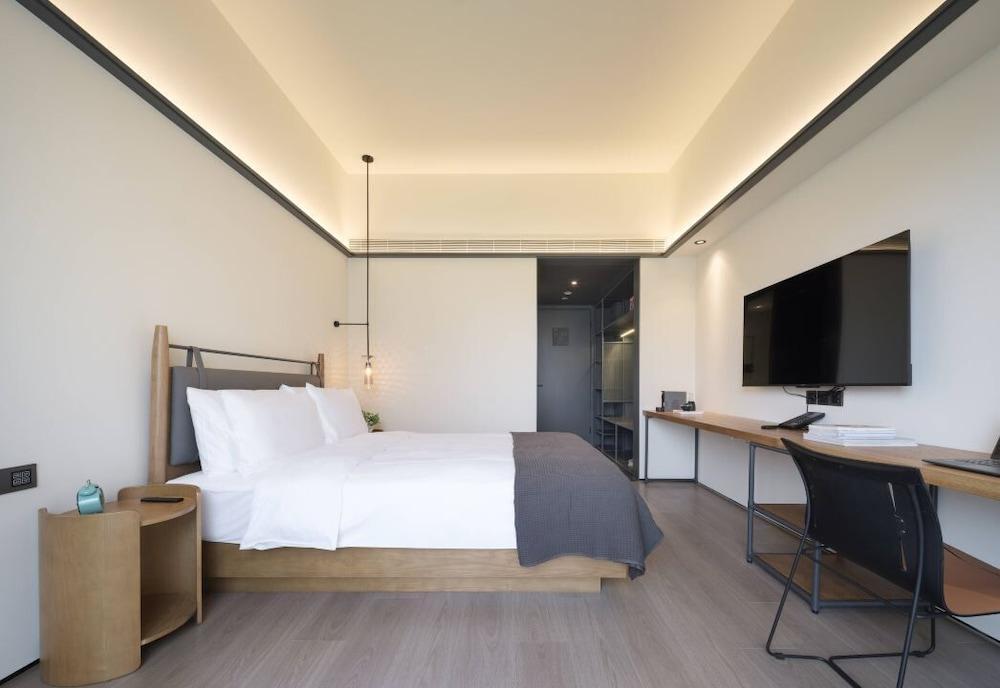 Shanghai T Plus Hotel Residence - Tap to explore photos