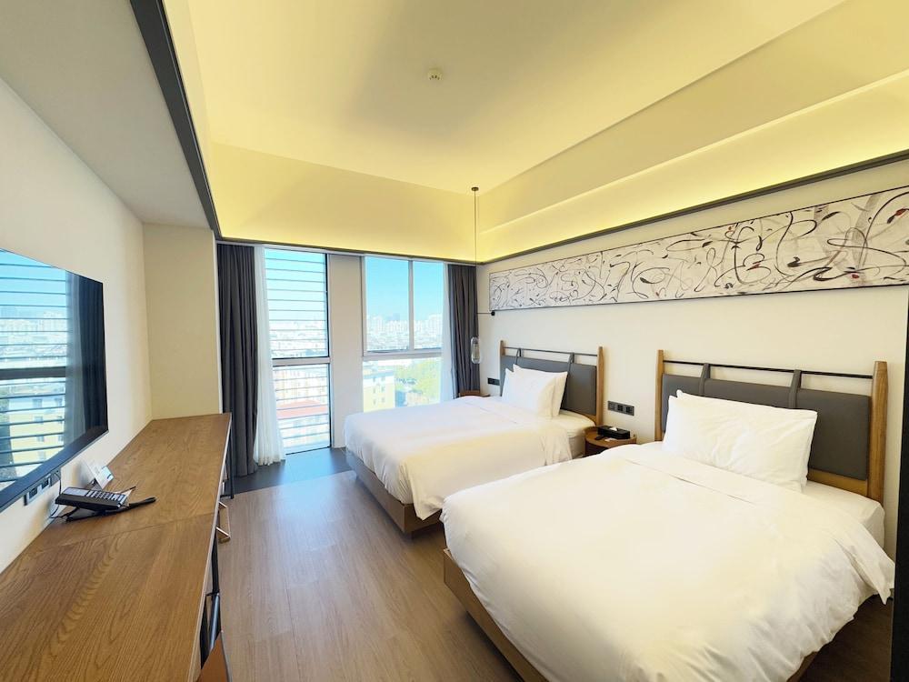 Shanghai T Plus Hotel Residence Room Type - Family Triple Room